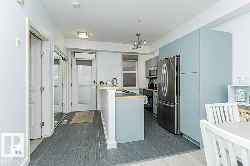 #202 9503 101 AV NW — photo 11 of 40