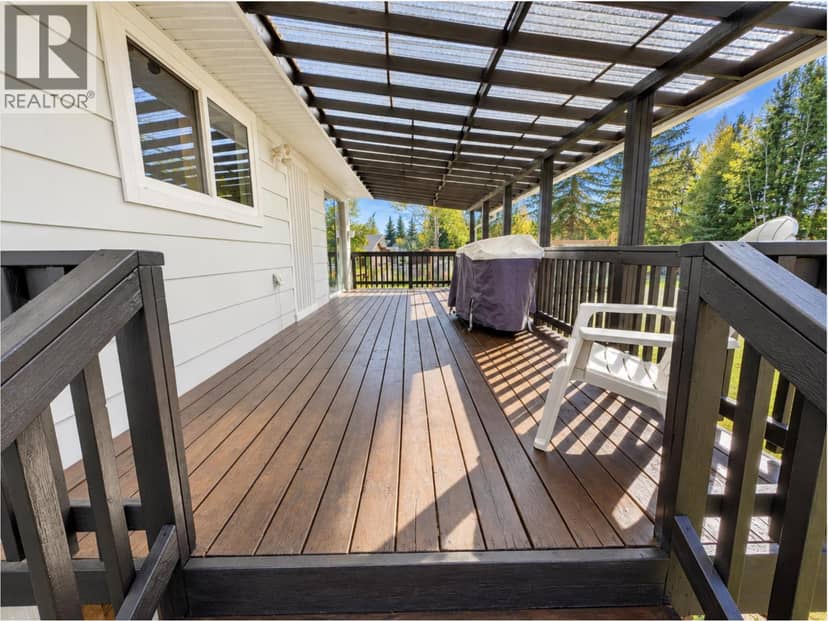 6494 GREY CRESCENT, Horse Lake, photo 2