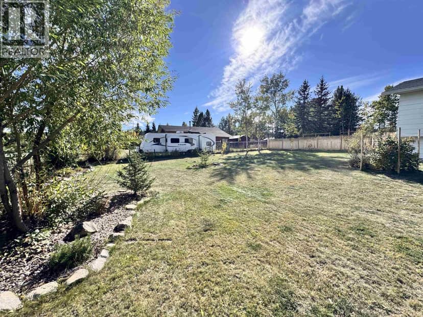6494 GREY CRESCENT, Horse Lake, photo 3