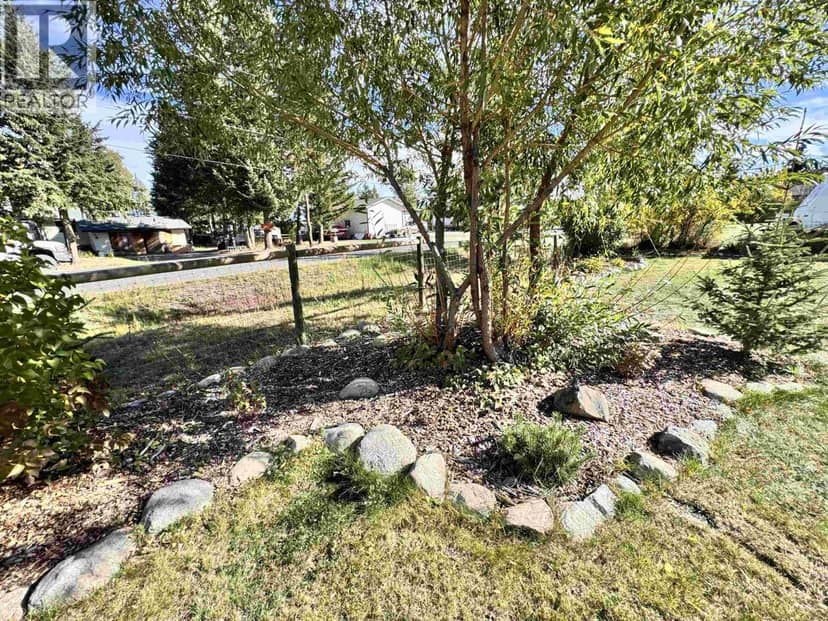 6494 GREY CRESCENT, Horse Lake, photo 4