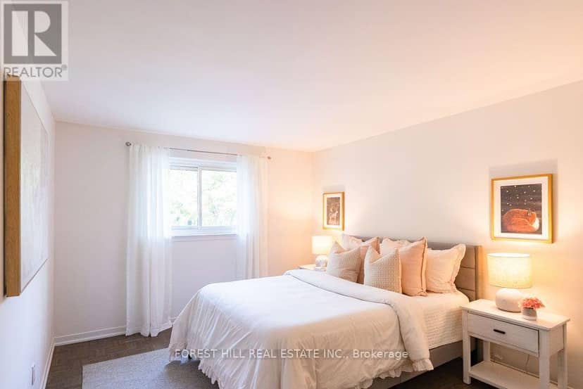 6 Snowshoe Crescent — photo 21 of 30
