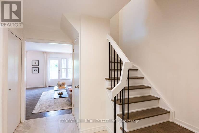 6 Snowshoe Crescent, Markham, photo 3