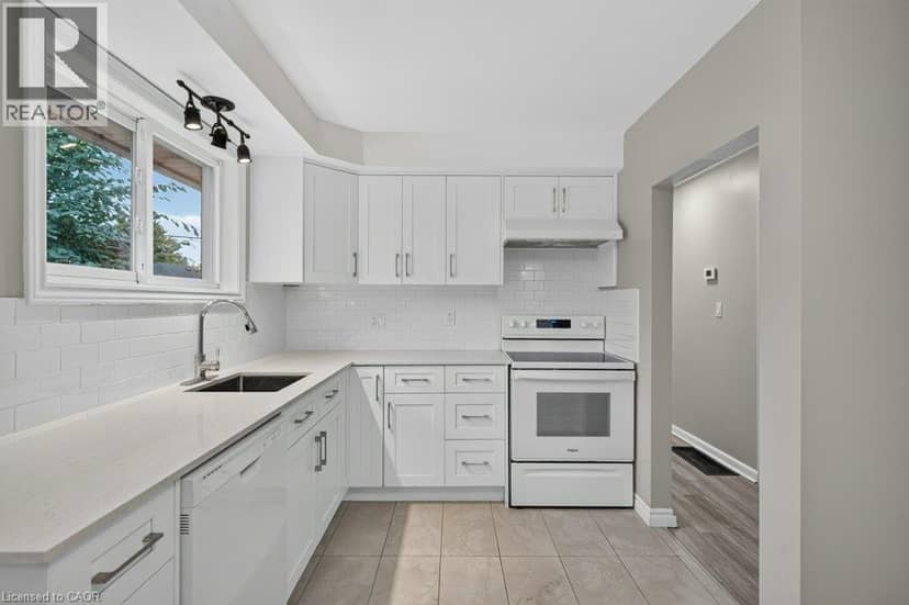 40 CLARENDON Avenue — photo 14 of 40