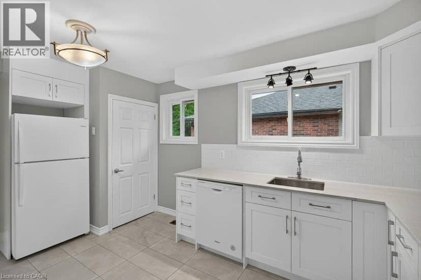 40 CLARENDON Avenue — photo 9 of 40