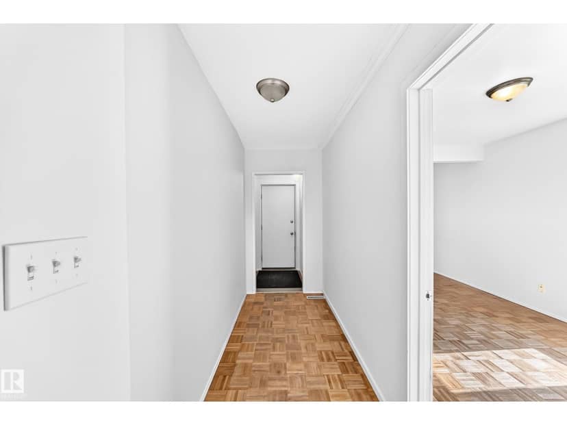 9536 155 ST NW — photo 21 of 40
