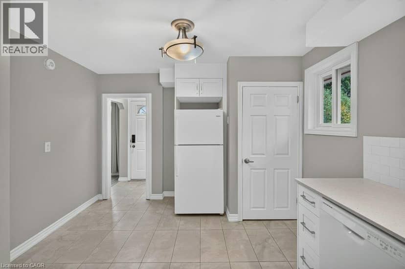 40 CLARENDON Avenue — photo 17 of 40