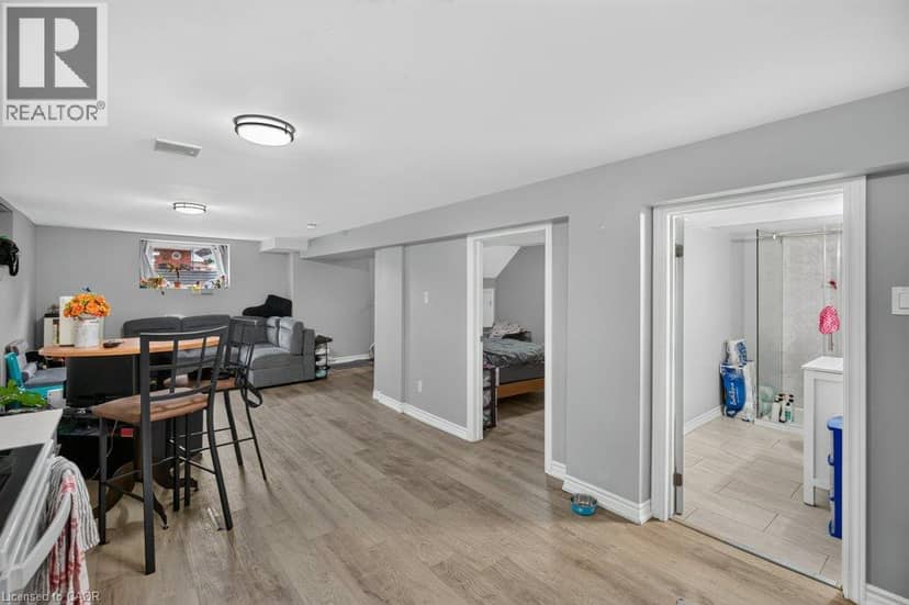 40 CLARENDON Avenue — photo 32 of 40