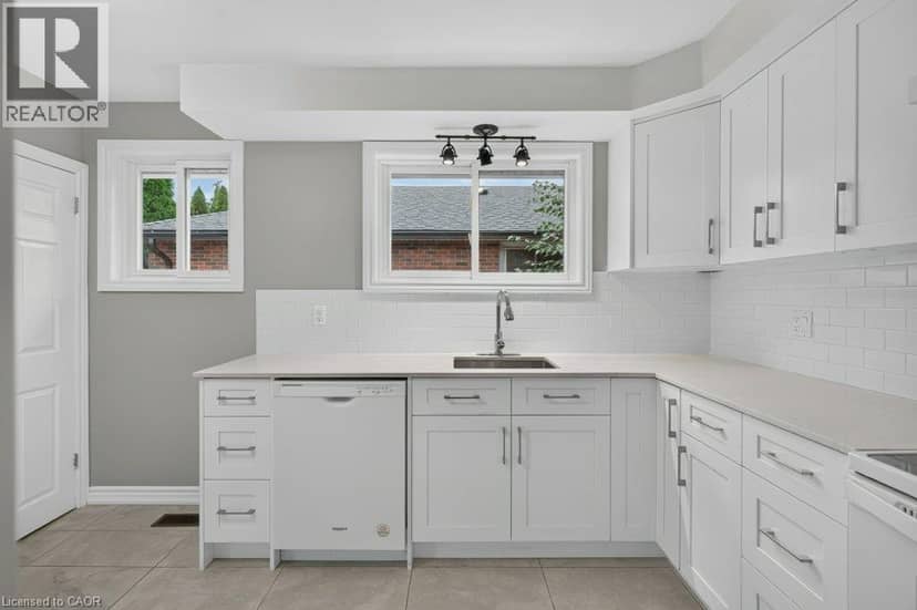 40 CLARENDON Avenue — photo 16 of 40