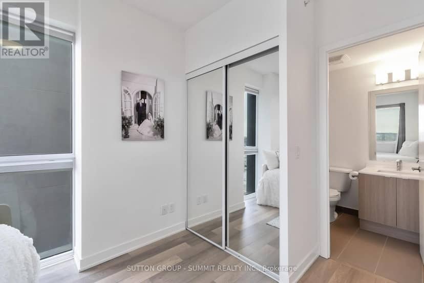D422 - 5220 Dundas Street — photo 11 of 17