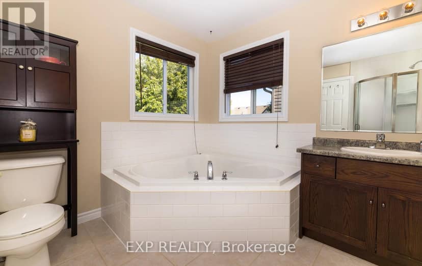 105 Hampson Crescent — photo 28 of 40