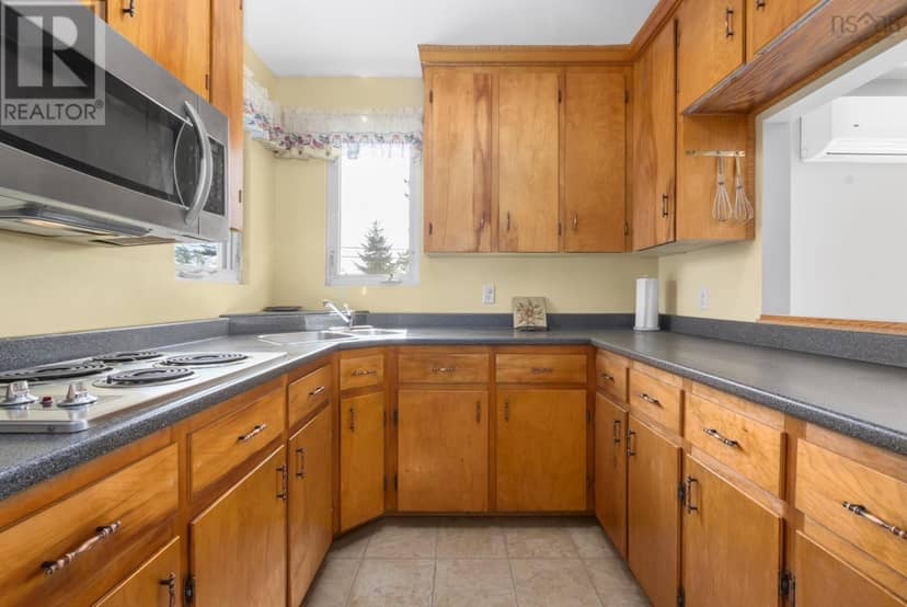 46 Himmelman Drive — photo 11 of 40