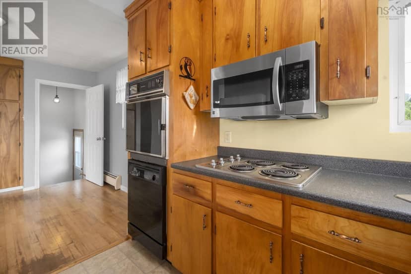 46 Himmelman Drive — photo 14 of 40