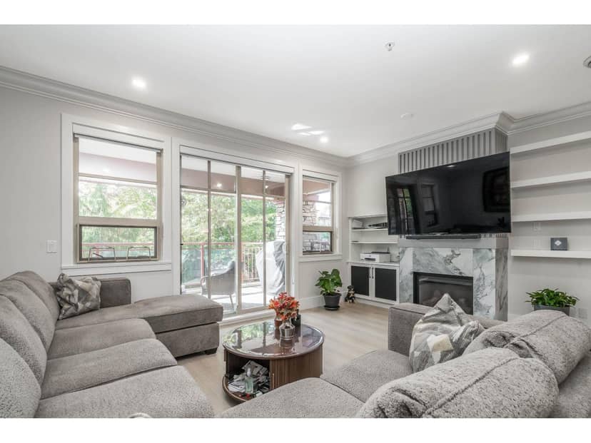 201 16499 64 AVENUE, Surrey, photo 2