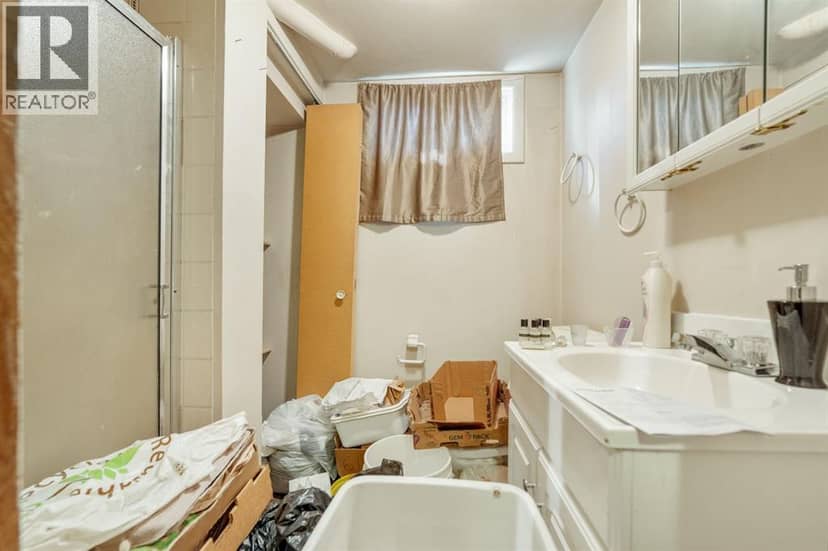 528 7 Street W — photo 21 of 40