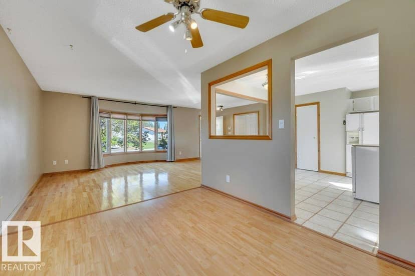 3506 44 ST — photo 16 of 40