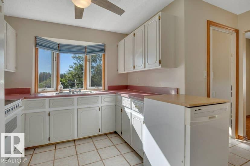 3506 44 ST — photo 21 of 40