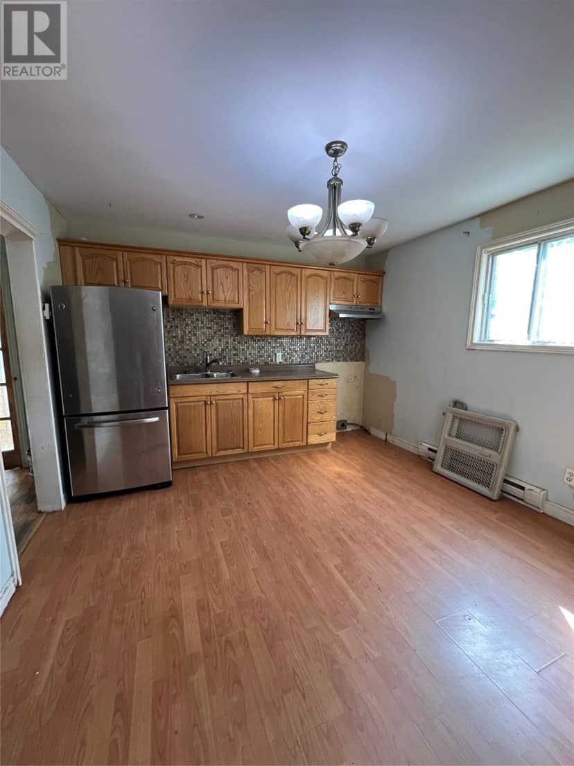 31 Liverpool Avenue — photo 4 of 7