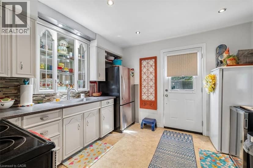 80 MACLENNAN Avenue — photo 11 of 40
