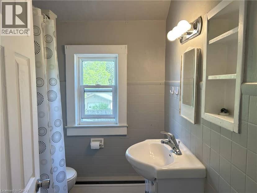100 - 102 STANLEY Street — photo 39 of 40