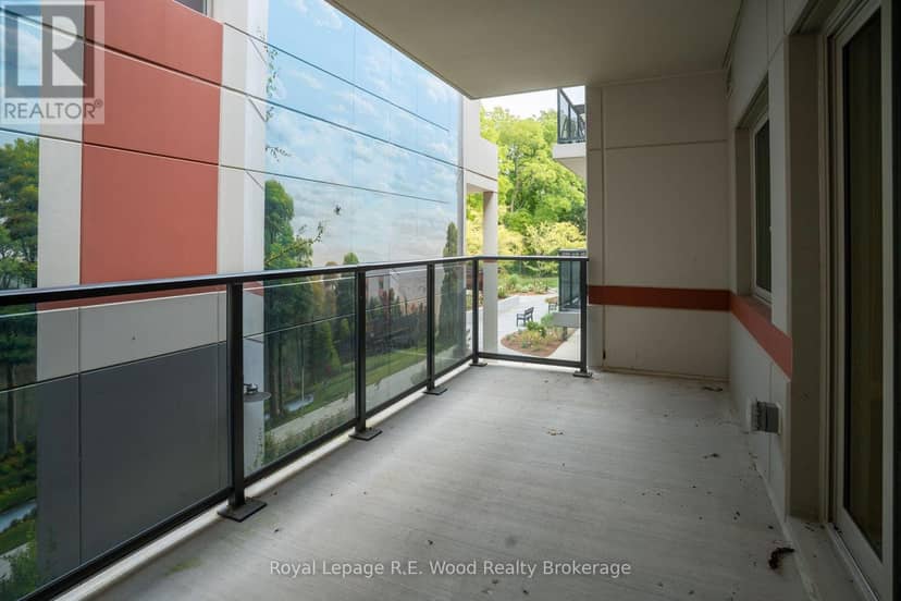 202 - 8 Centre Street — photo 18 of 40