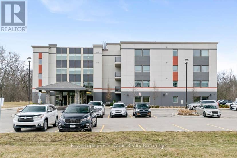 202 - 8 Centre Street — photo 38 of 40