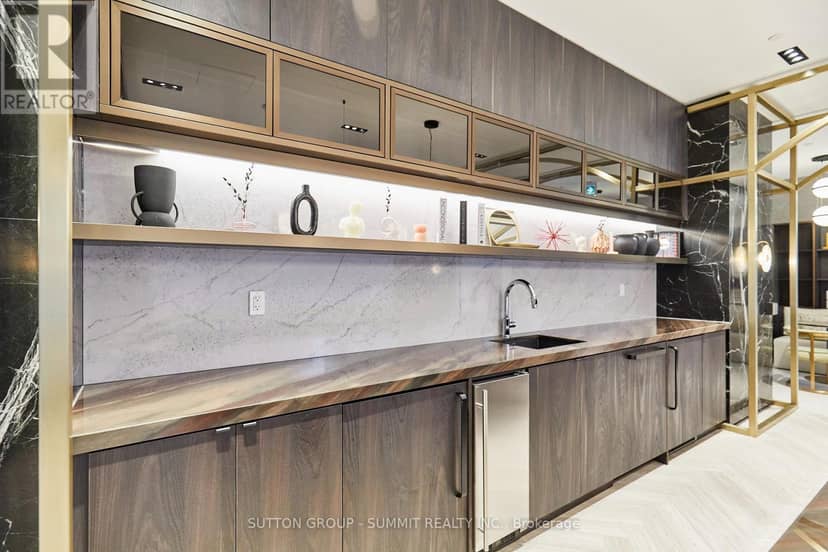 2501 - 771 Yonge Street — photo 29 of 34