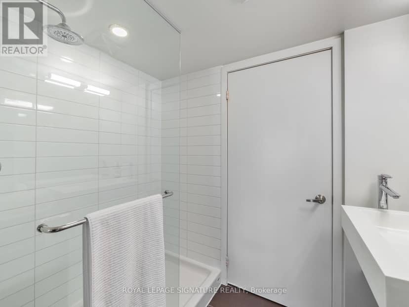 1109 - 38 Dan Leckie Way — photo 28 of 40