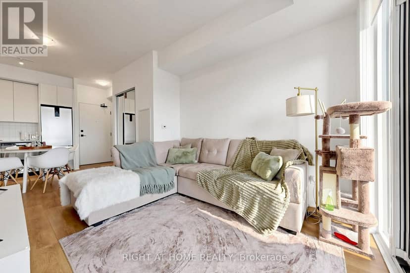 909 - 474 Caldari Road — photo 10 of 40