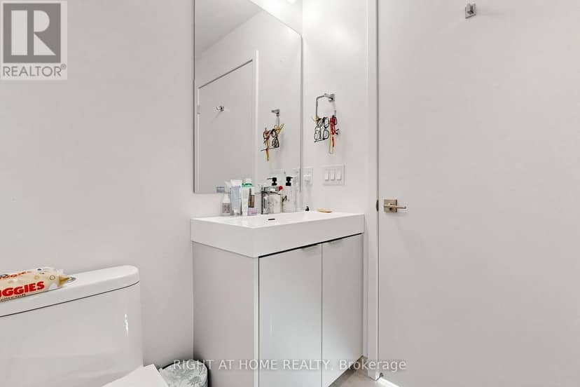 909 - 474 Caldari Road — photo 26 of 40