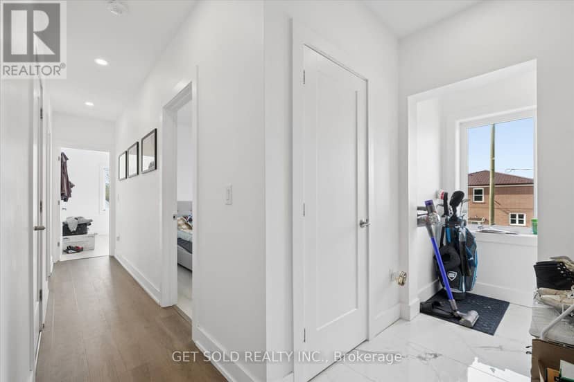 15 Burrard Road — photo 24 of 40