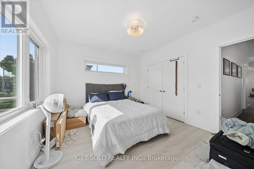 15 Burrard Road — photo 26 of 40
