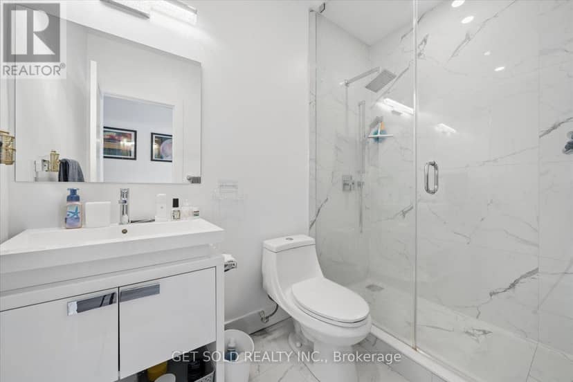 15 Burrard Road — photo 31 of 40