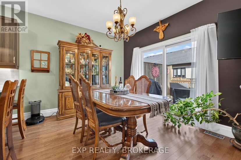32 Curtis Street — photo 13 of 40
