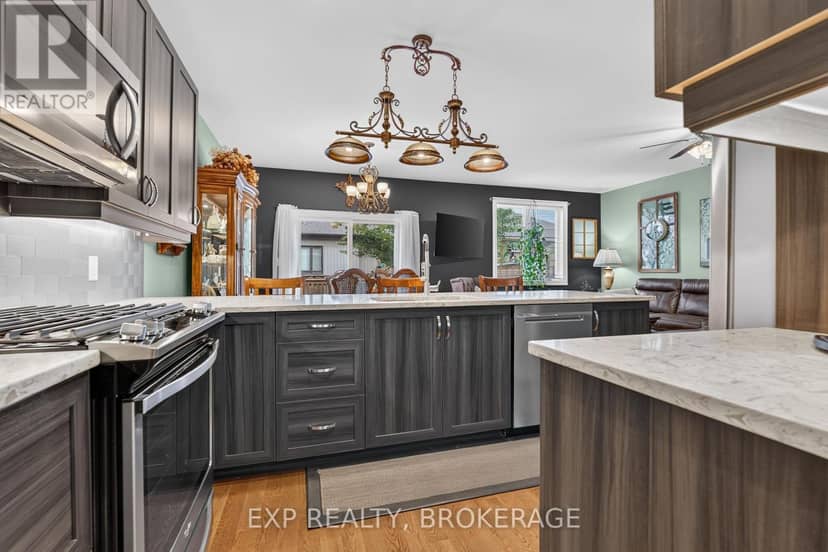 32 Curtis Street — photo 17 of 40