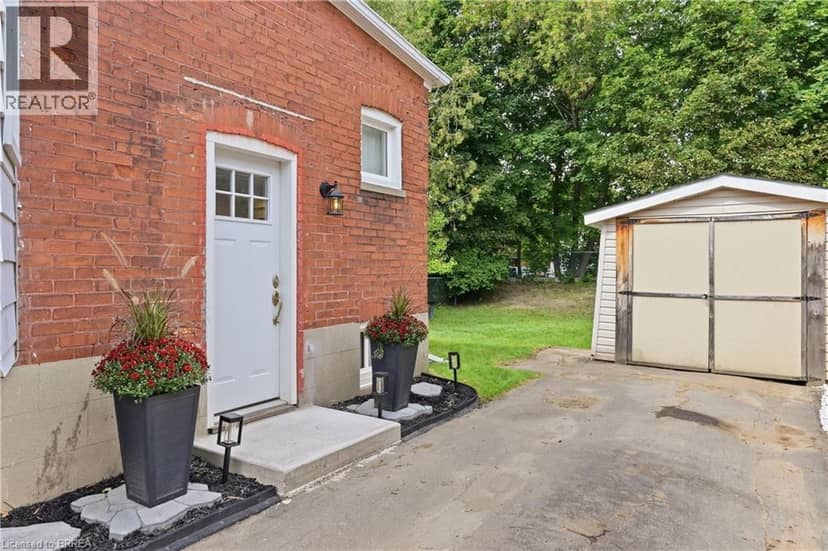 87 STRATHCONA Avenue, Brantford, photo 2
