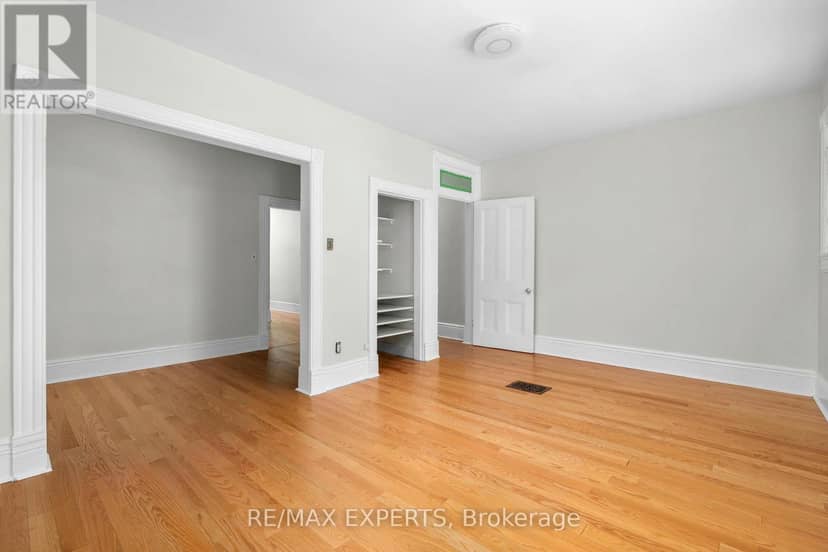382 Bathurst Street — photo 20 of 33