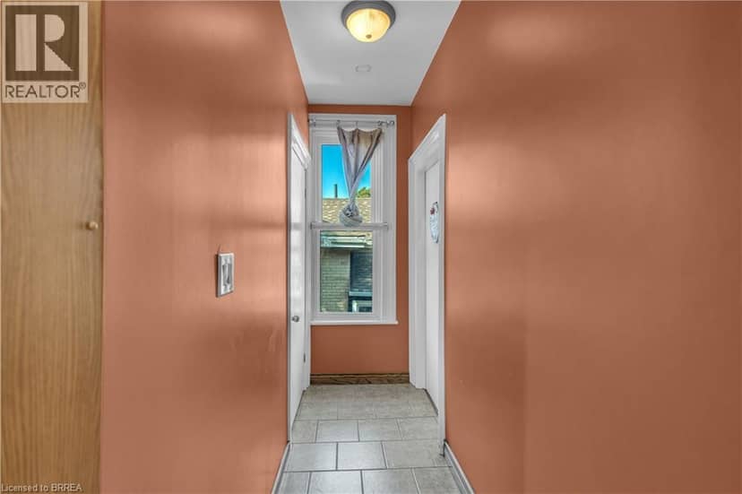 17 SCARFE Avenue — photo 14 of 40