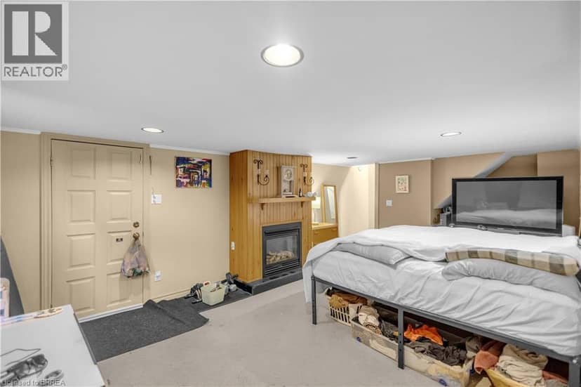 17 SCARFE Avenue — photo 24 of 40