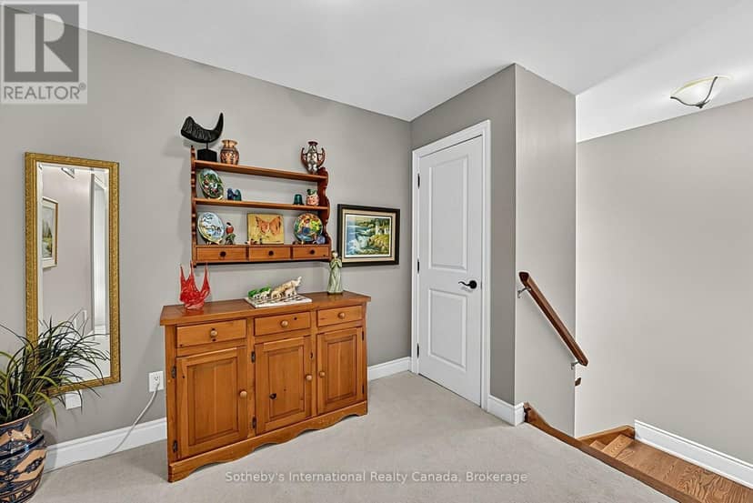 9 Meadowbrook Lane — photo 20 of 40