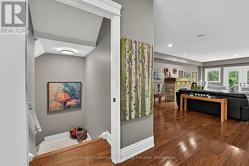 9 Meadowbrook Lane — photo 31 of 40