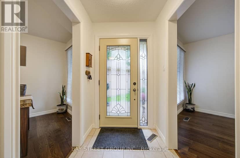 10 Hemingford Place — photo 8 of 36