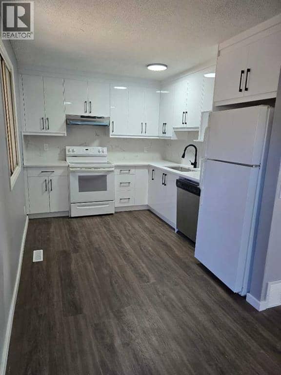 215 Pineset Place NE, Calgary, photo 3