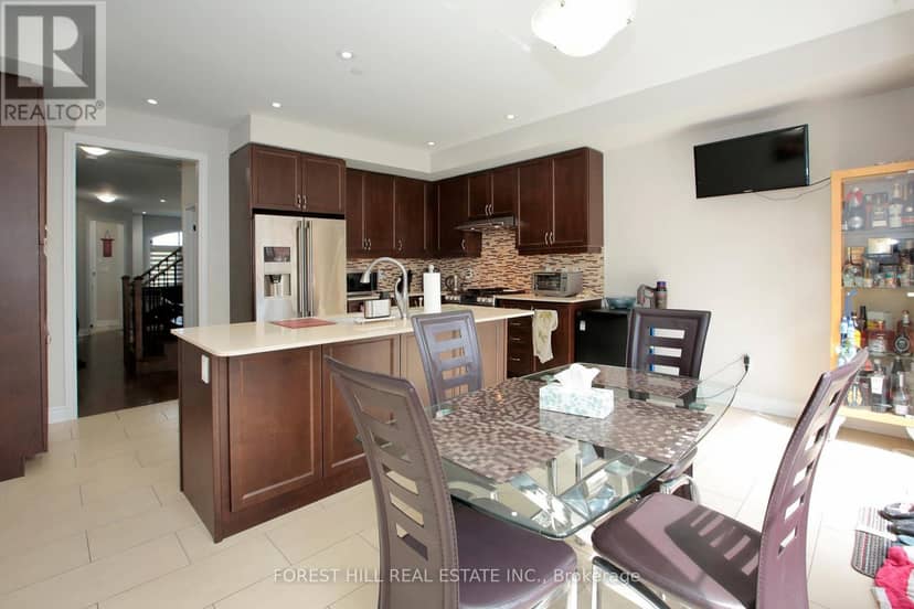 142 - 1331 Major Mackenzie Drive W — photo 4 of 18