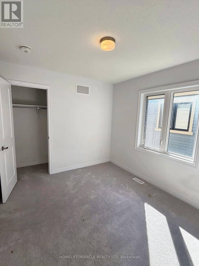 163 Fenchurch Manor — photo 27 of 36