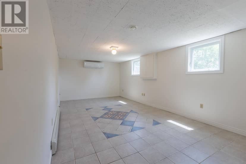 124 Westridge Crescent — photo 40 of 40