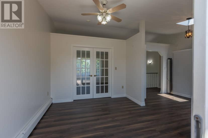 124 Westridge Crescent — photo 36 of 40