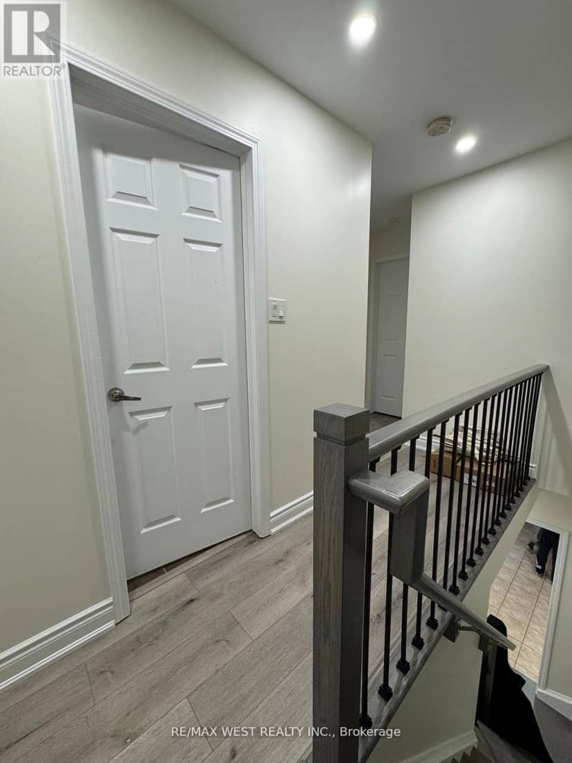 925 Burrows Gate — photo 10 of 17