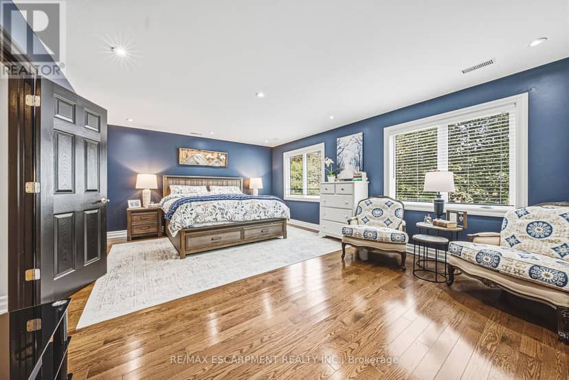 581 Holly Hill Crescent — photo 12 of 40