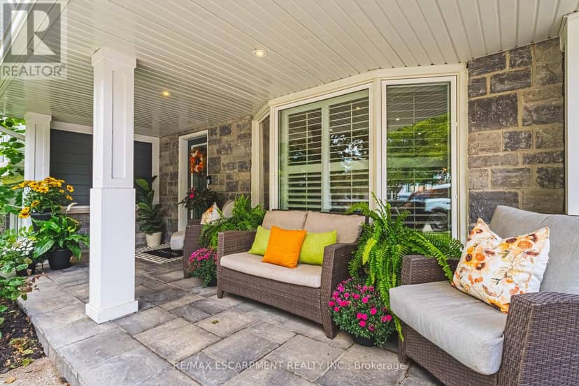 581 Holly Hill Crescent, Burlington, photo 2