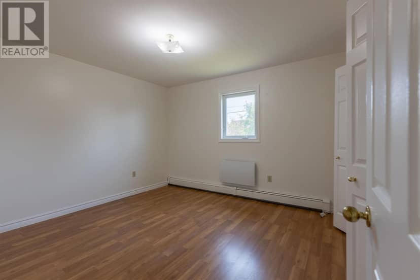 124 Westridge Crescent — photo 28 of 40